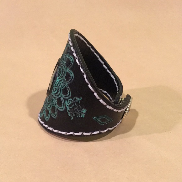 Boho Mandala Style Tooled Leather Cuff Bracelet with Hubei Turquoise Inlay - Picture 3 of 11
